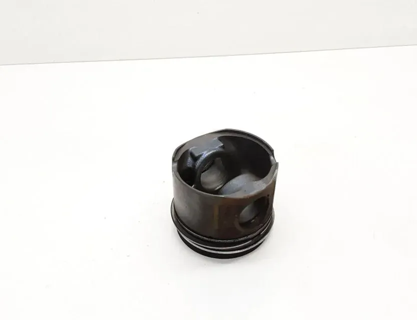 BMW 3 Series E90/E91/E92/E93 (2004-2013) Pistón 0840C 33624077