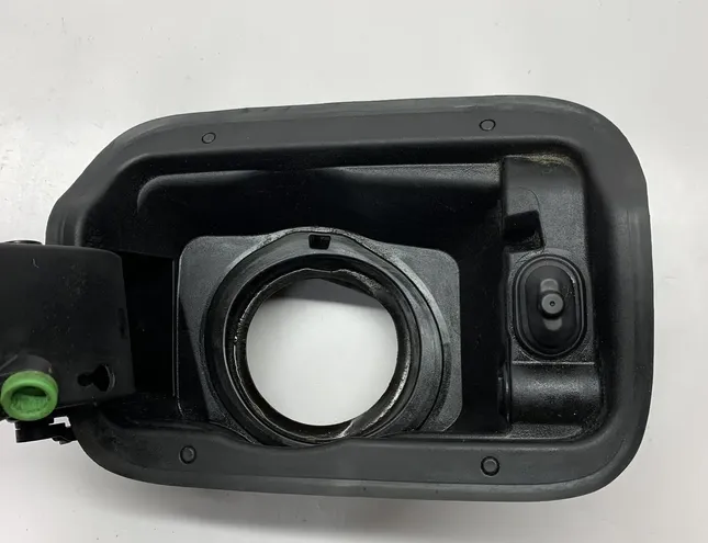 BMW 7 Series F01/F02 (2008-2015) Fuel Tank Flap 624118,7546830 13649755