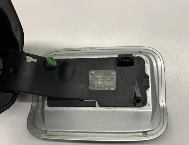 BMW 7 Series F01/F02 (2008-2015) Fuel Tank Flap 624118,7546830 13649755