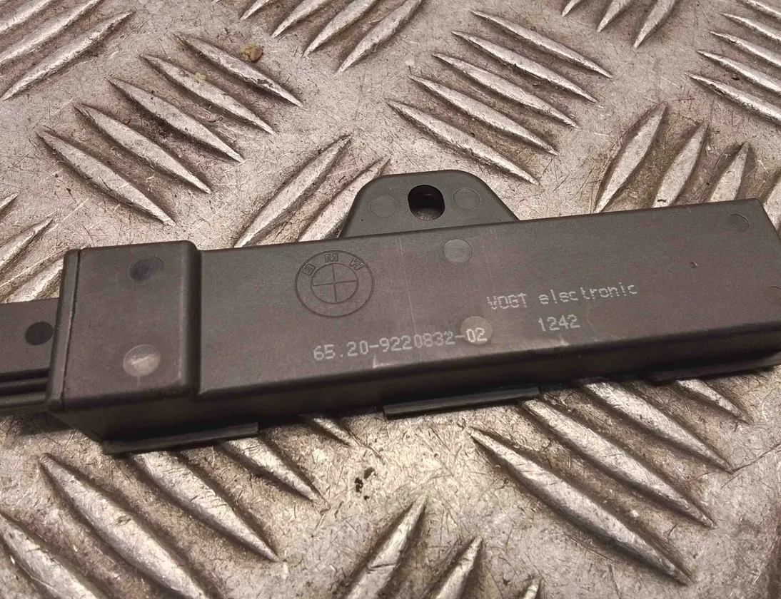 BMW 5 Series F10/F11 (2009-2017) Antenna 65209220832,6520922083202,922083202,9220832 32395573