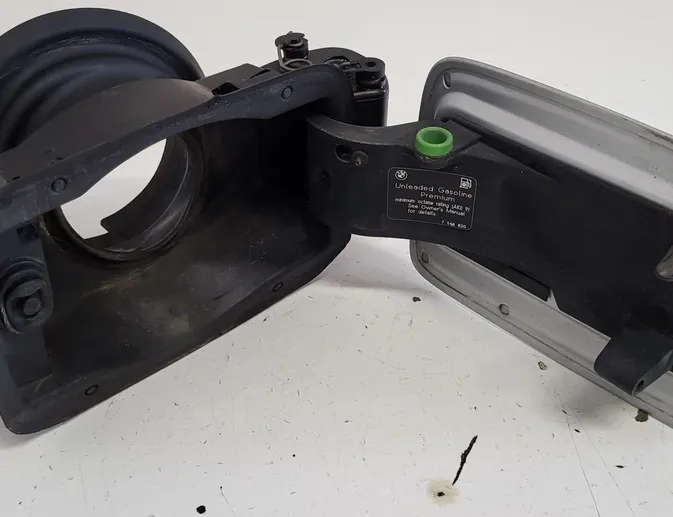 BMW 3 Series E90/E91/E92/E93 (2004-2013) Fuel Tank Flap 7546830 34987787
