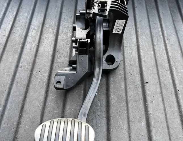 MINI Countryman 2 generation (F60) (2016-2024) Brake Pedal 6860677,14127115,6858616,81007127,2121644 27797861