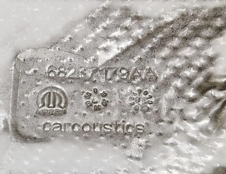 CHRYSLER Pacifica 2 generation (RU) (2016-2023) Heat insulation 68237179,68237179AA 35268649