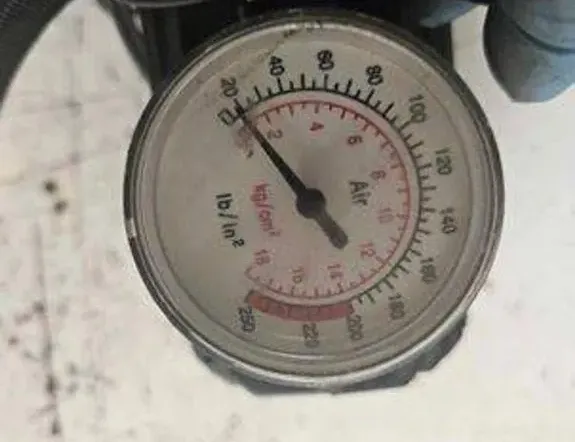 VOLKSWAGEN Passat B5 (1996-2005) Compresor de neumáticos 34700505