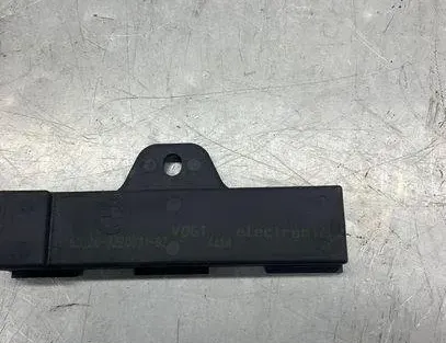 BMW 5 Series G30/G31 (2016-2023) Keyless Entry Antenna 9220831 21620052