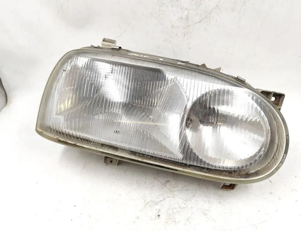 VOLKSWAGEN Golf 3 generation (1991-1998) Front Right Headlight 13917400R 31485273
