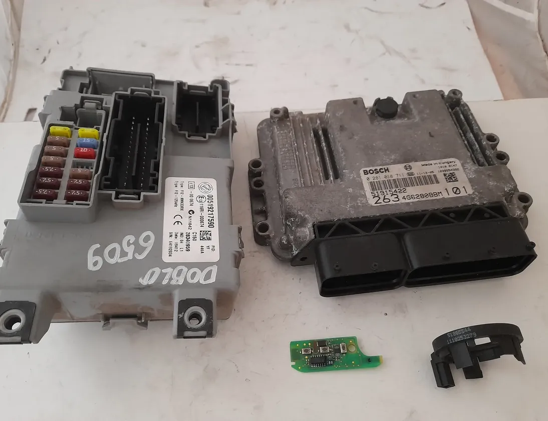 FIAT Doblo 2 generation (2009-2024) Engine ECU Set 0281018711,0281018711,00519217590,51915422,28340959 13317154