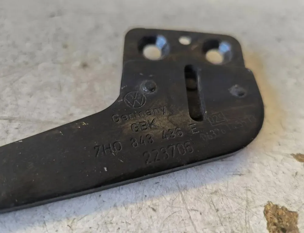 VOLKSWAGEN Transporter T5 (2003-2015)  Sliding door hinge 7H0843436 34773185