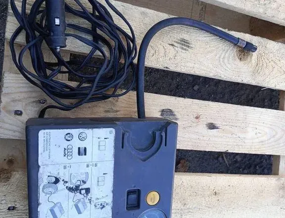 VOLKSWAGEN Caddy 3 generation (2004-2015) Compresor de neumáticos 34776154