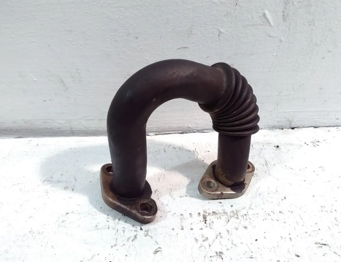 VOLKSWAGEN Passat B8 (2014-2023) EGR Tube Pipe 03P131521B 28643568
