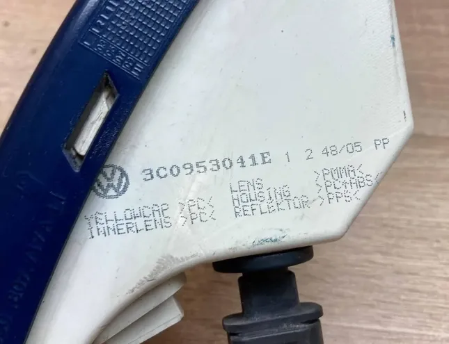 VOLKSWAGEN Passat B6 (2005-2010) Front right turn light 3C0953041E,3C0807717A,WithPlug 34403191