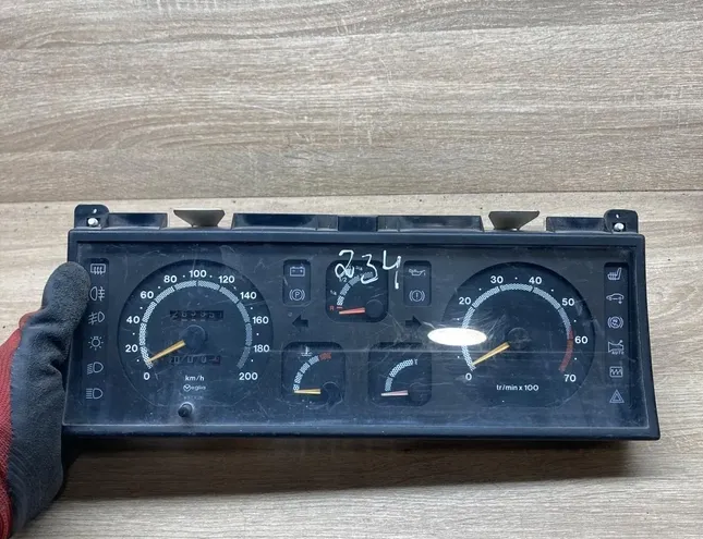RENAULT Espace 1 generation (1984-1991) Velocímetro 19351601,19351698 34281998