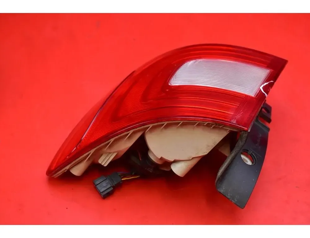 SKODA Superb 2 generation (2008-2015) Lámpara de luz trasera derecha 3T9945096R 28256580