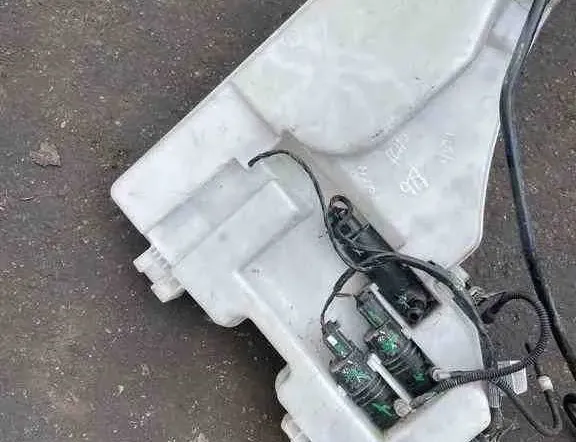 BMW X5 E70 (2006-2013) Window Washer Tank 7184713,10833217,7190998 32453685