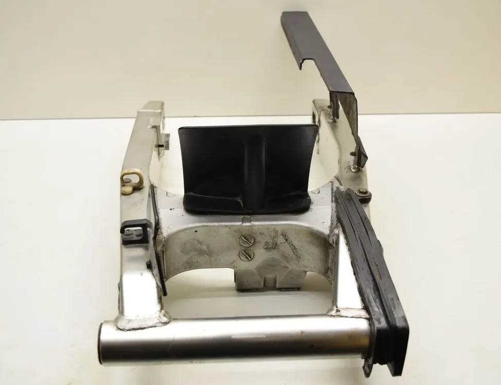 SUZUKI DL Rear swingarm 33154341