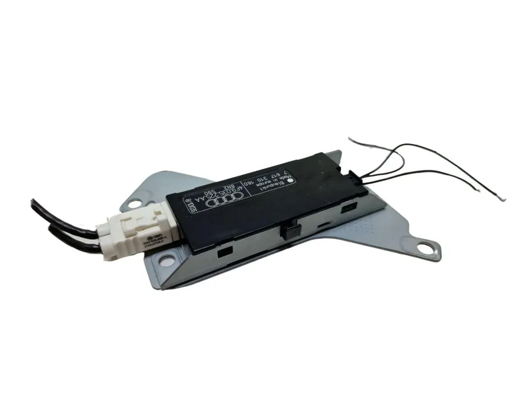 AUDI A6 C6/4F (2004-2011) Bootlid Antenna Amplifier 4F9035225AA 30159889
