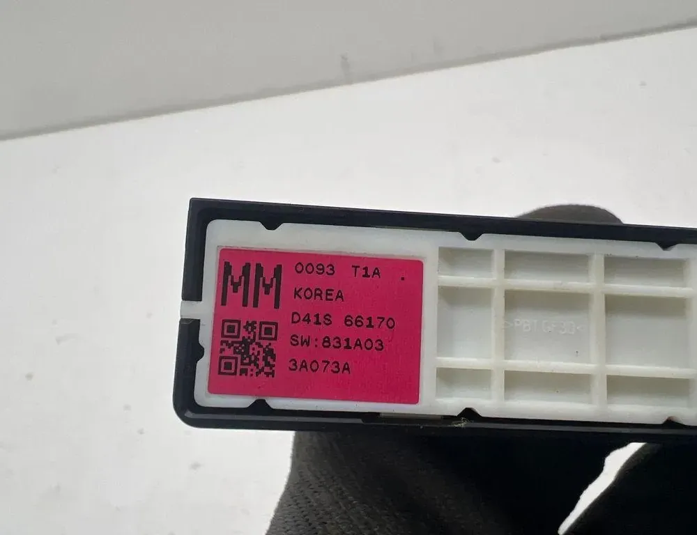 MAZDA CX-30 1 generation (2019-2023) Interruptores D41S66170 35113529