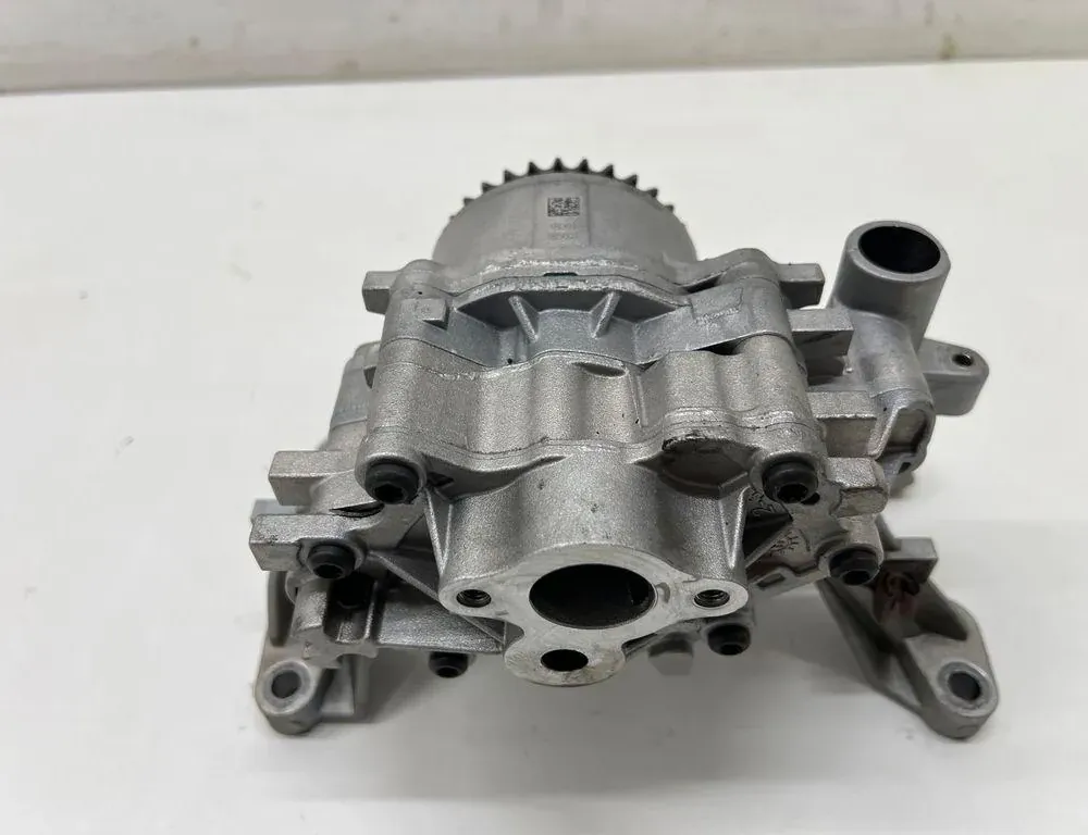 LAND ROVER Discovery 5 generation (2016-2024) Oil Pump G4D36L079F 34989060