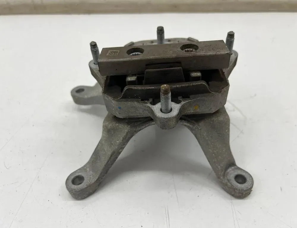 AUDI A4 B9/8W (2015-2024) Gearbox Mount 8W0399118 34987396