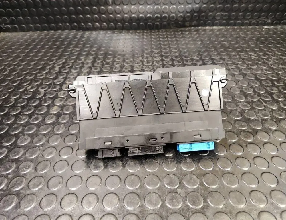 BMW 7 Series F01/F02 (2008-2015) Caja de fusibles 9210861 33172607