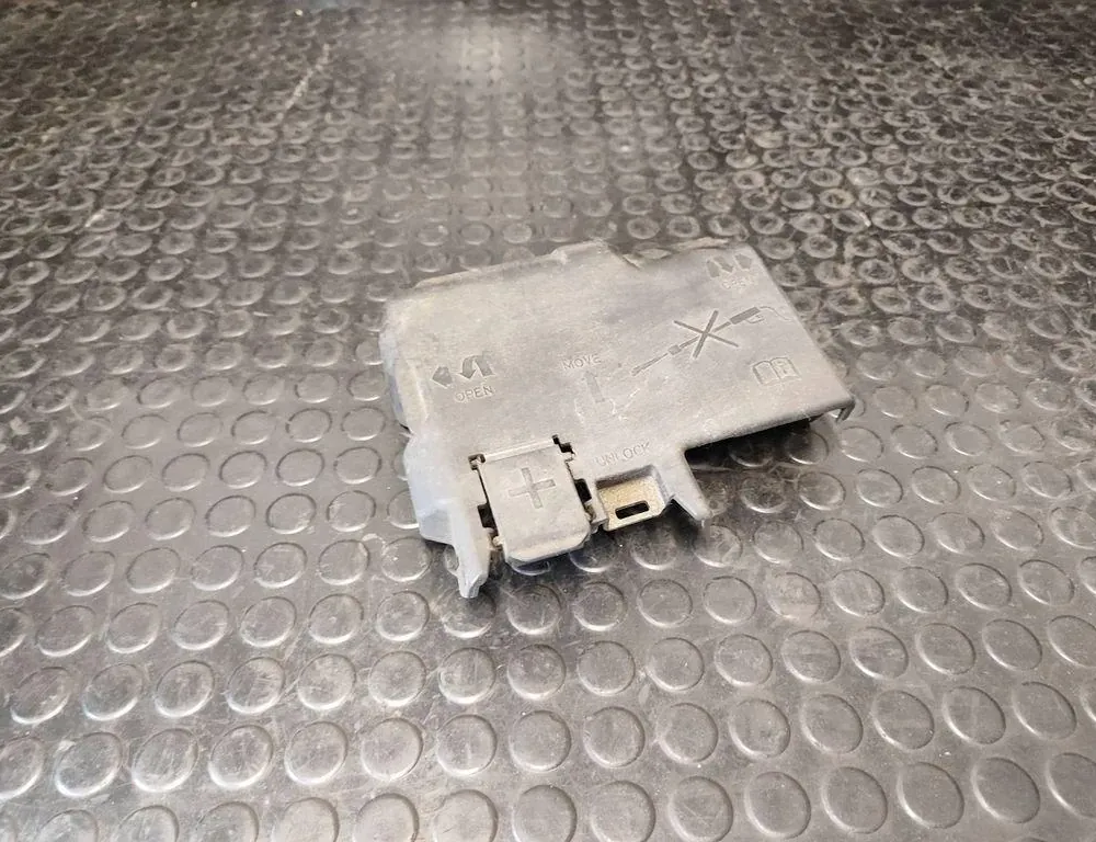 OPEL Meriva 2 generation (2010-2020) Fuse Box Cover 525230582 33174243