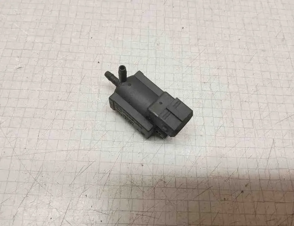 VOLVO V70 2 generation (2000-2008) Válvula de solenoide 30611668,4A0955651 32541579