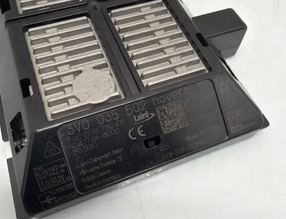 BMW X3 F25 (2010-2017) Wireless charging station 3V0035502 34593488