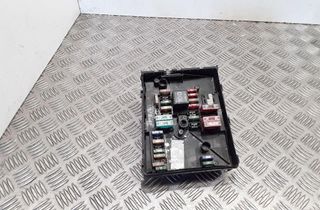 VOLKSWAGEN Golf Plus 1 generation (2004-2009) Caja de fusibles 1K0937125A 32995221