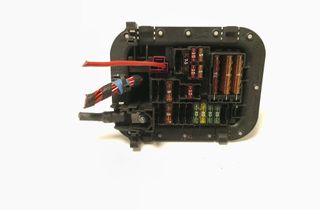 MERCEDES-BENZ C-Class W205/S205/C205 (2014-2023) Caja de fusibles A2135403038 32999620