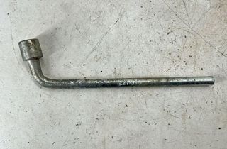 SUBARU Forester SJ (2012-2018) Wheel nut wrench 97017FJ000 32992791