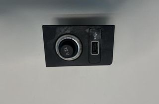 SKODA Karoq 1 generation (2017-2024) USB 5Q0035726E 32999179