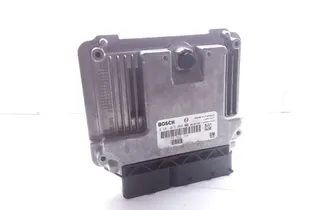 SAAB 9-5 1 generation (1997-2010) Engine Control Unit ECU 0281013568,55563338,14090127,1039S15463 34853382