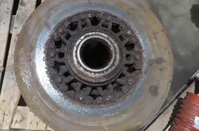 DAF XF (2012-present) Eje del cubo de la rueda trasera izquierda 33918720