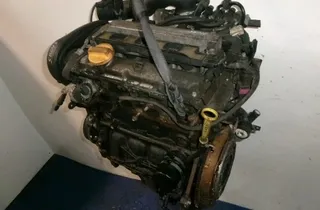 OPEL Astra H (2004-2014) Engine 33720260