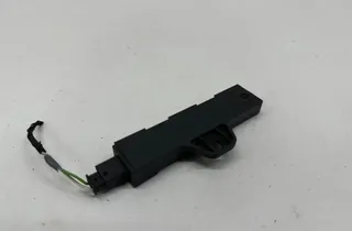 BMW X3 G01 (2017-2024) Keyless Entry Antenna 9220832 28020912