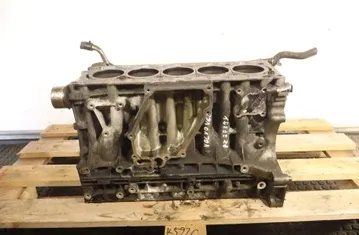VOLVO V60 1 generation (2010-2020) Engine Block D5204T 32897111