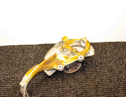 MERCEDES-BENZ C-Class W205/S205/C205 (2014-2023) Front Left Wheel Hub 2052100 32144841