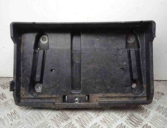 MERCEDES-BENZ C-Class W205/S205/C205 (2014-2023) Battery Pad A2056200118 31153452