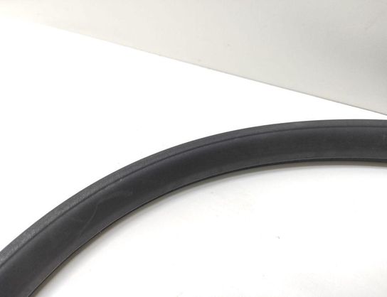 AUDI A5 8T (2007-2016) Goma del sello de la puerta delantera izquierda 8T0845353 33013216