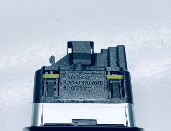 MERCEDES-BENZ GL-Class X166 (2012-2015) Cubierta trasera Interruptores abiertos A1668707610 32982415