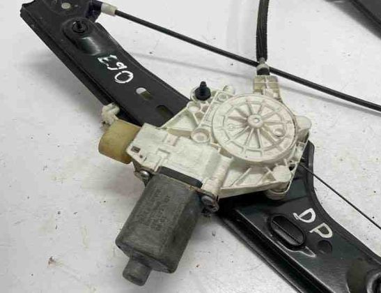 BMW 3 Series E90/E91/E92/E93 (2004-2013) Elevalunas de la puerta delantera izquierda 7060266 22180662